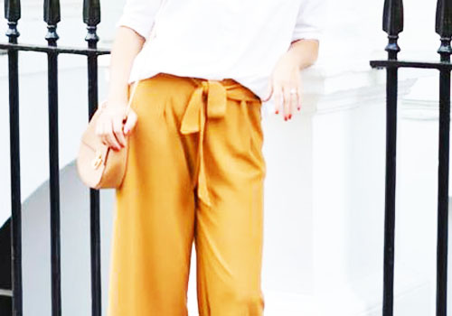 搭配橘黄色西装裤